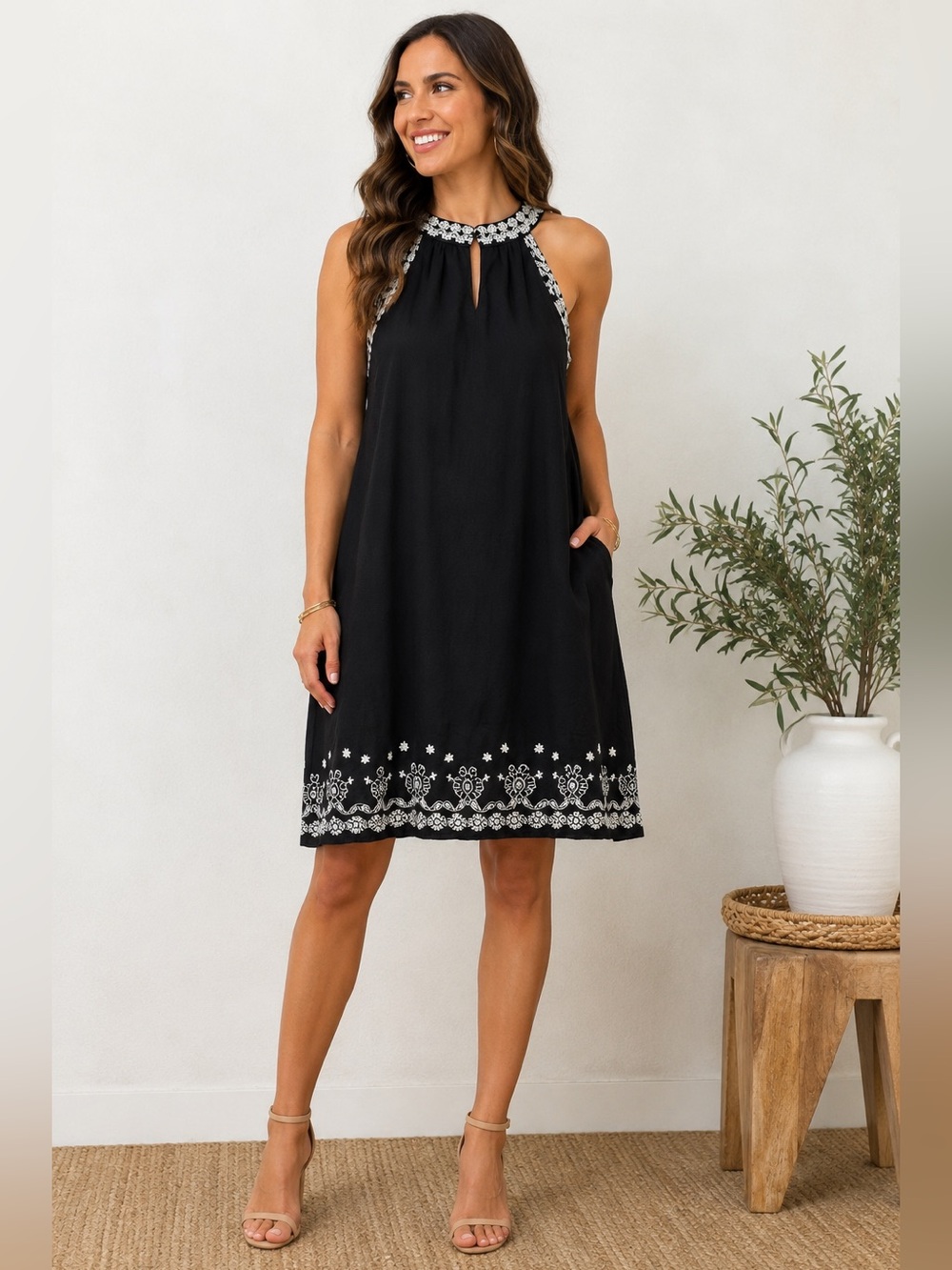 THML Black Embroidered Shift Dress XS Boho Sleeveless Keyhole Back